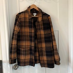 Ten tree size small shacket